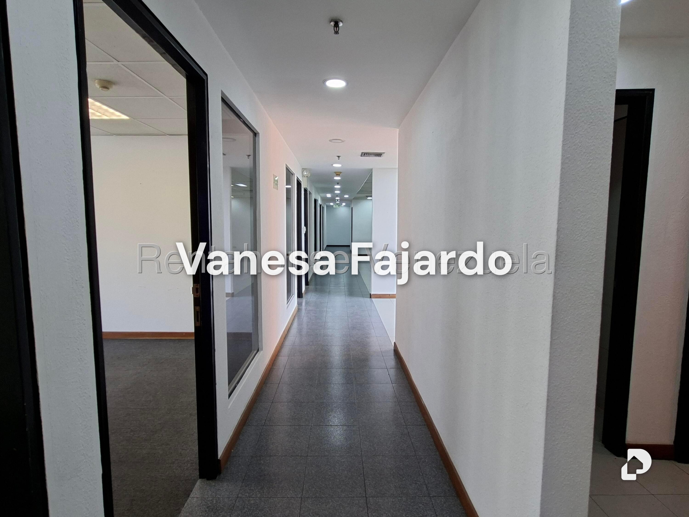 Office in Campo Alegre, Caracas – 11