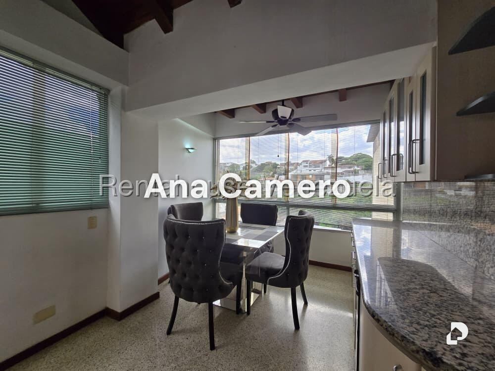 Penthouse en Cumbres de Curumo, Caracas