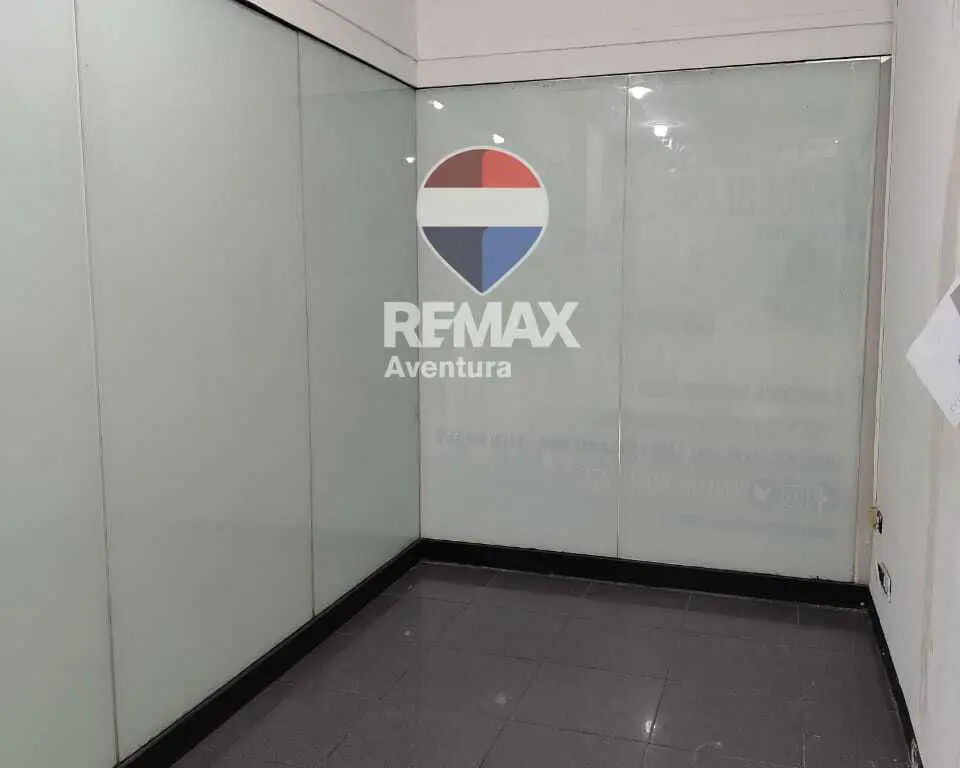 Local comercial en Flor Amarillo - 1