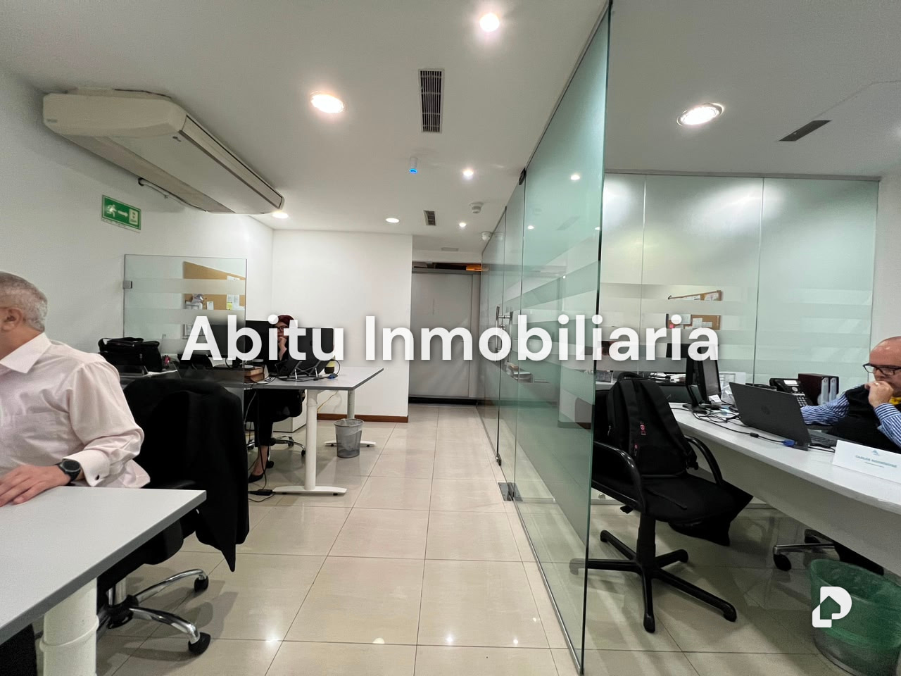 Oficina en Plaza Venezuela, Caracas – 17
