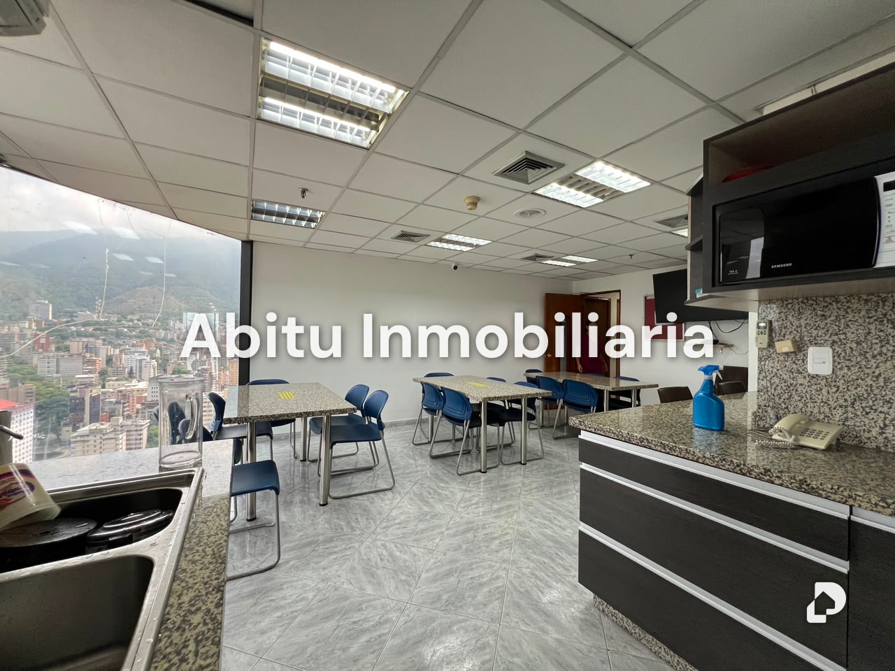 Oficina en Plaza Venezuela, Caracas – 27