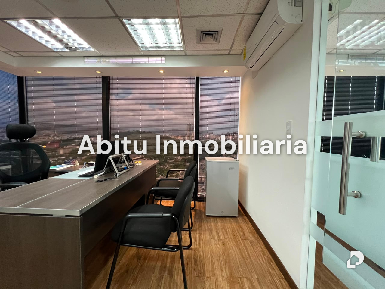 Oficina en Plaza Venezuela, Caracas – 21