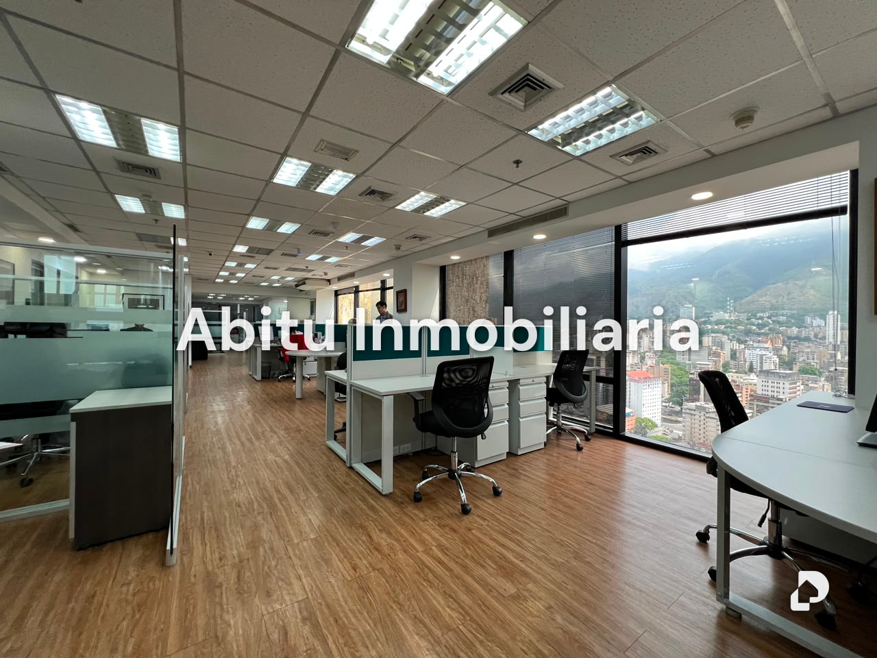 Oficina en Plaza Venezuela, Caracas – 14