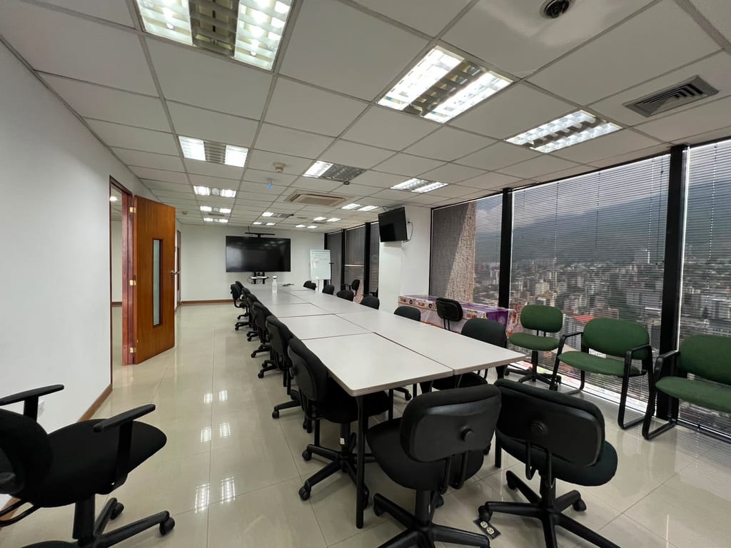 Oficina en Plaza Venezuela, Caracas - 1