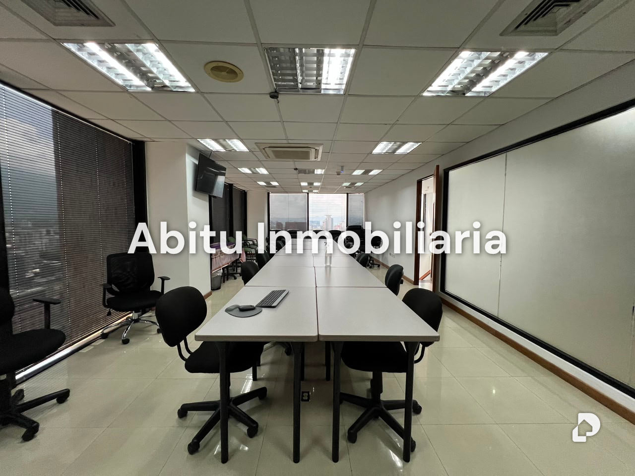 Oficina en Plaza Venezuela, Caracas – 2