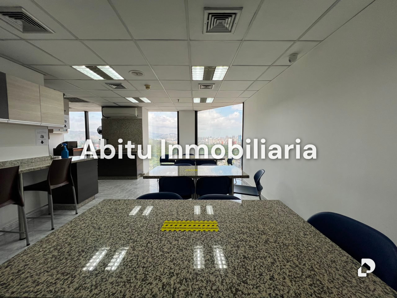Oficina en Plaza Venezuela, Caracas – 23