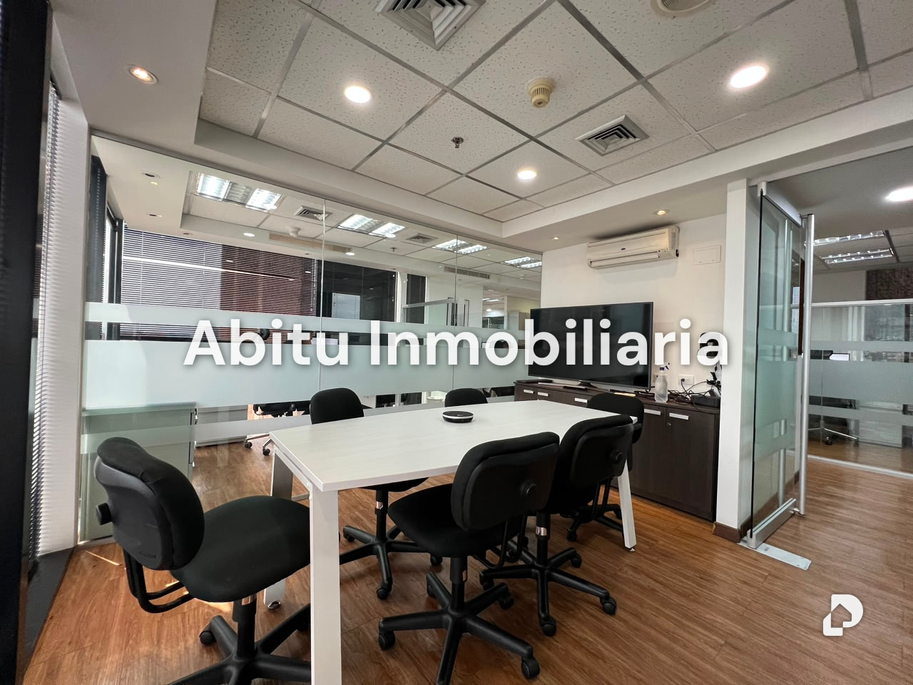 Oficina en Plaza Venezuela, Caracas – 24