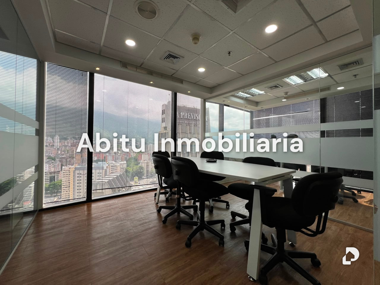 Oficina en Plaza Venezuela, Caracas – 25