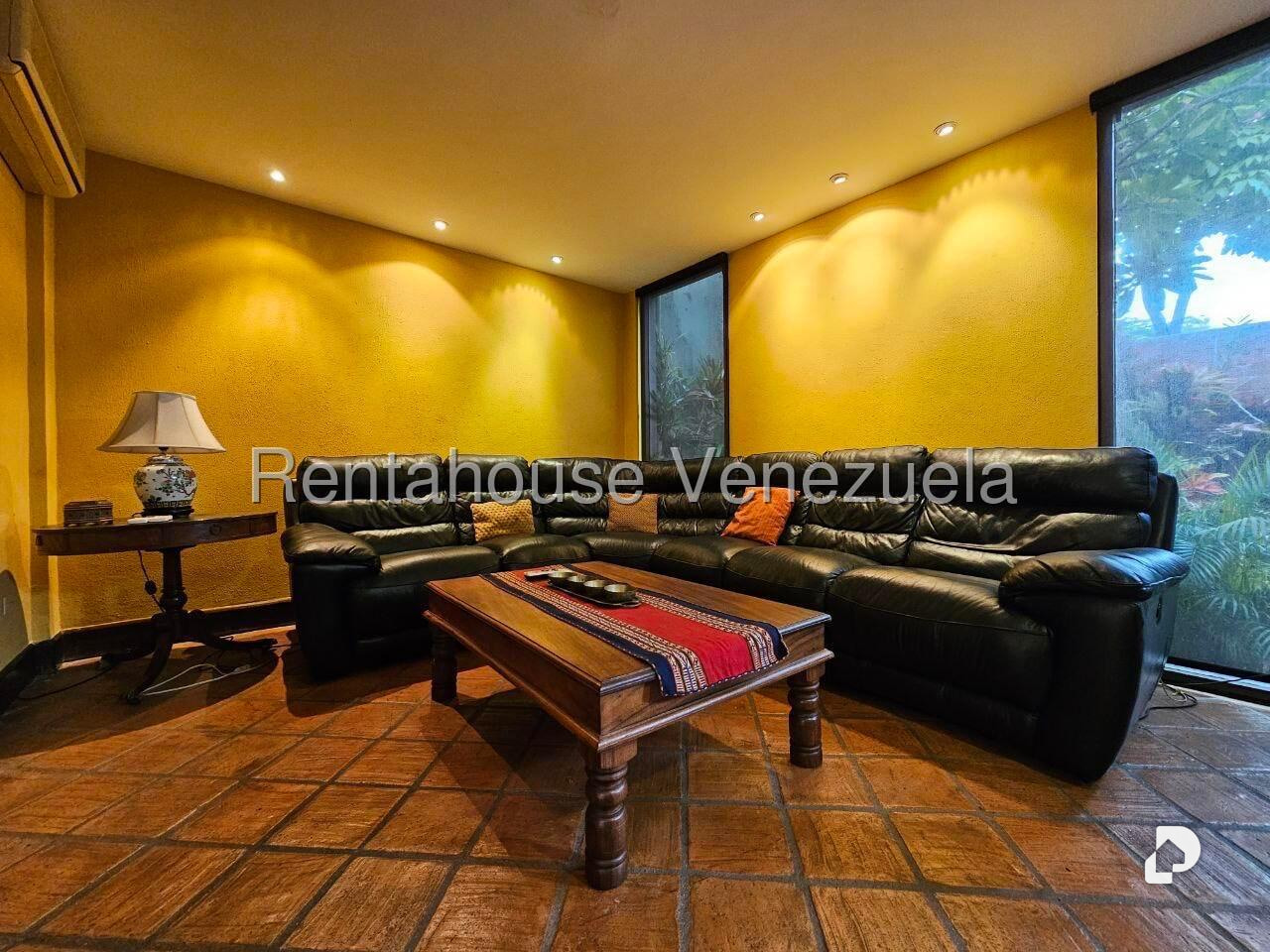 Casa en La Floresta, Caracas – 18
