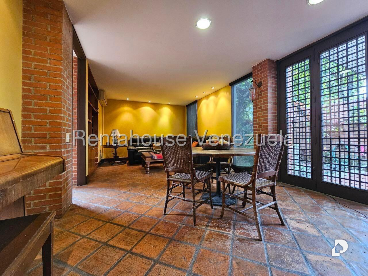 Casa en La Floresta, Caracas – 17
