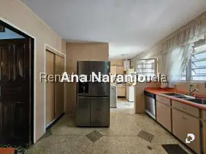 Casa en Prados del Este, Caracas – 19
