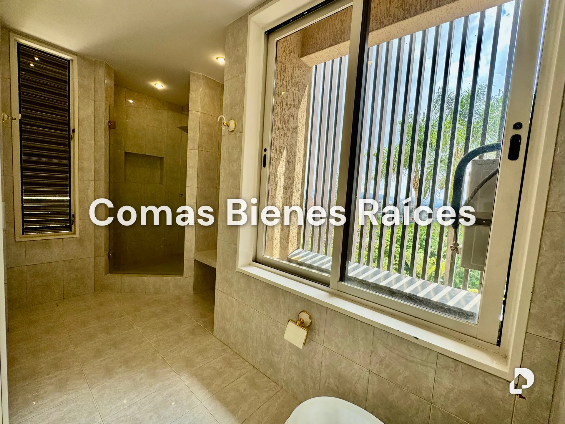 Apartamento en Los Palos Grandes, Caracas – 17