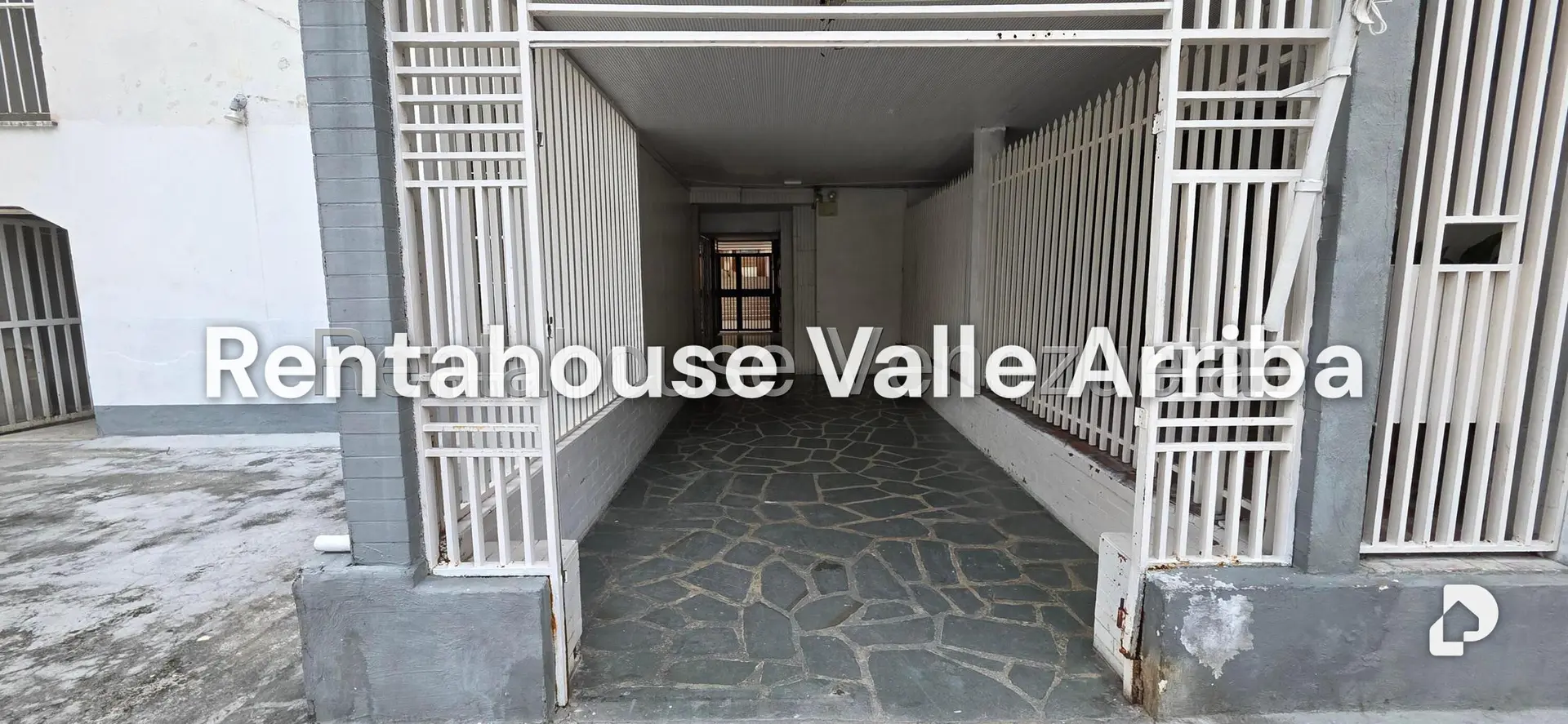Apartamento en Colinas de Los Chaguaramos, Caracas – 2