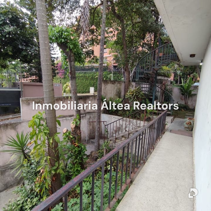 Casa en Los Palos Grandes, Caracas – 19