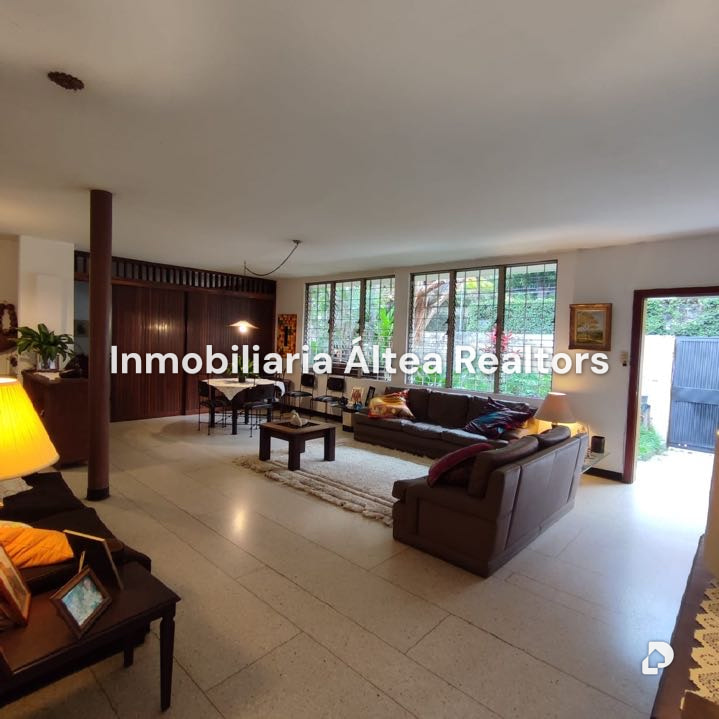 Casa en Los Palos Grandes, Caracas – 4