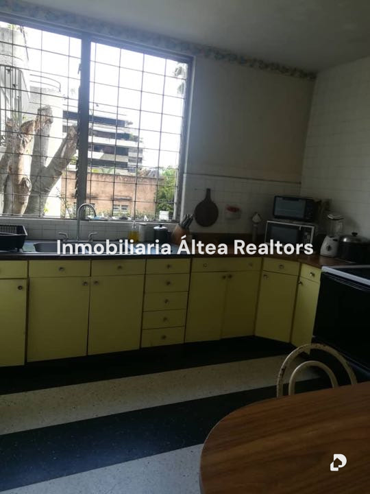 Casa en Los Palos Grandes, Caracas – 13