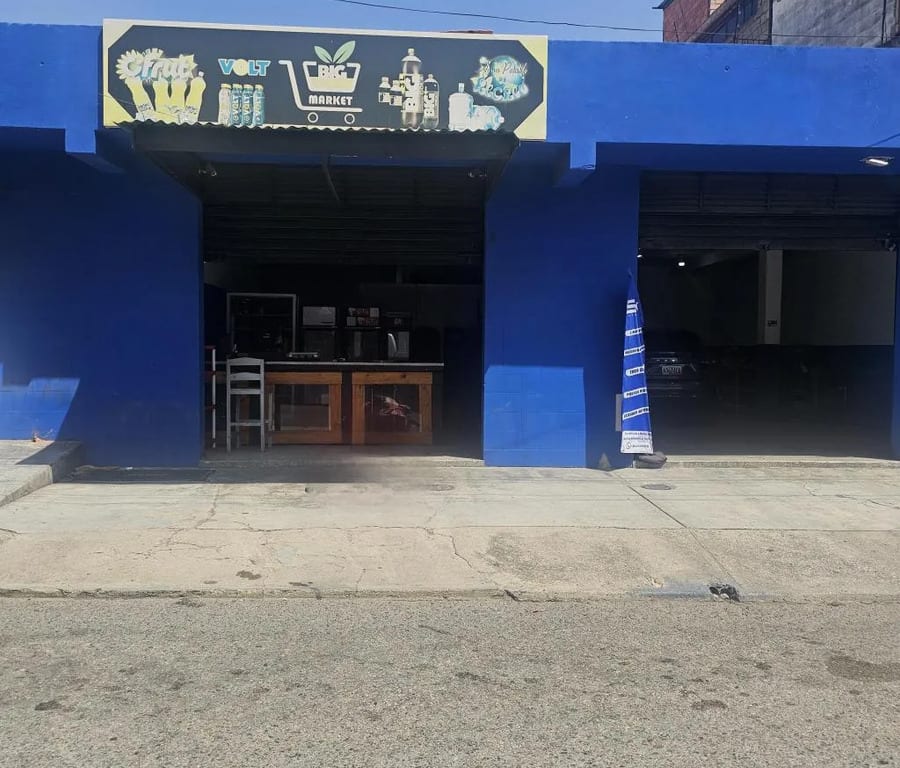 Local comercial en Valencia - 1