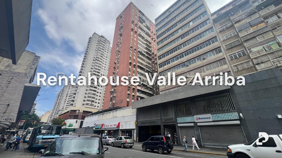 Oficina en Parroquia La Candelaria, Caracas – 12