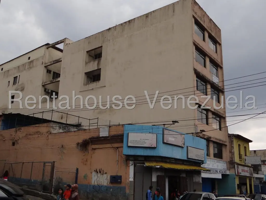 Edificio en Municipio Guaicaipuro, Los Teques - 1