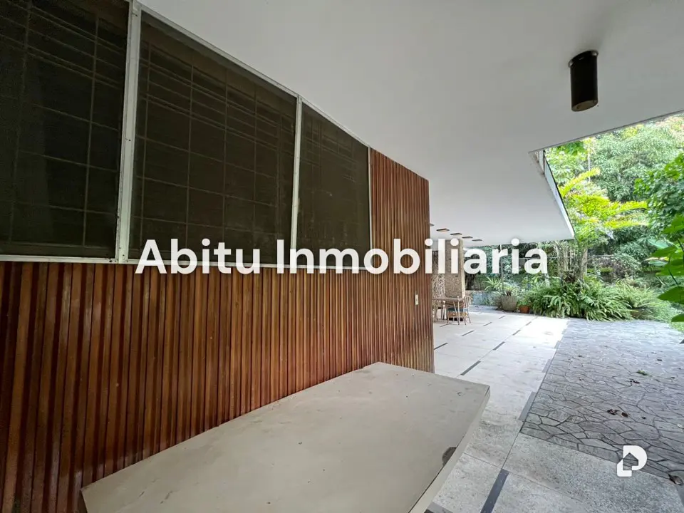 Land in Los Chorros, Caracas – 11