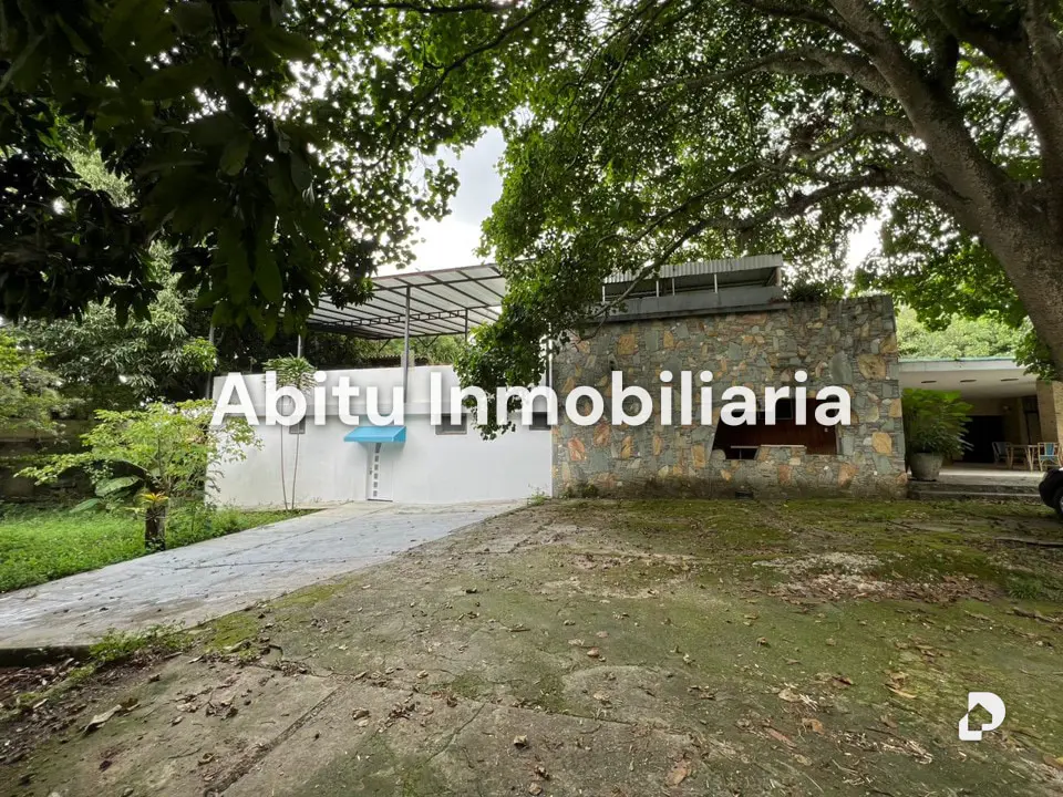 Land in Los Chorros, Caracas – 2