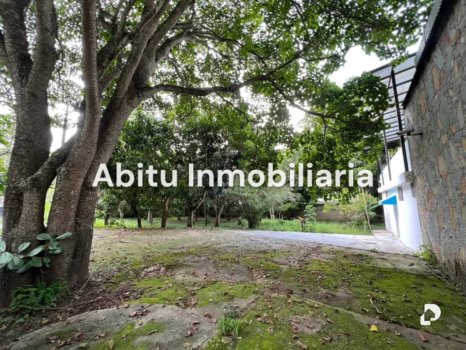Land in Los Chorros, Caracas – 8