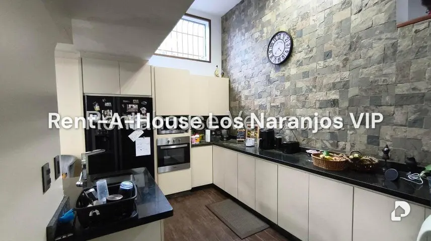 Casa en Lomas De La Trinidad, Caracas – 8