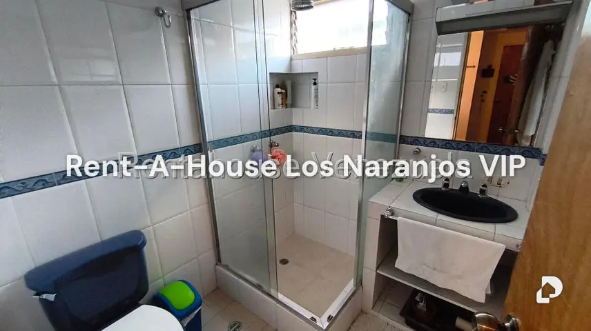 Casa en Lomas De La Trinidad, Caracas – 17