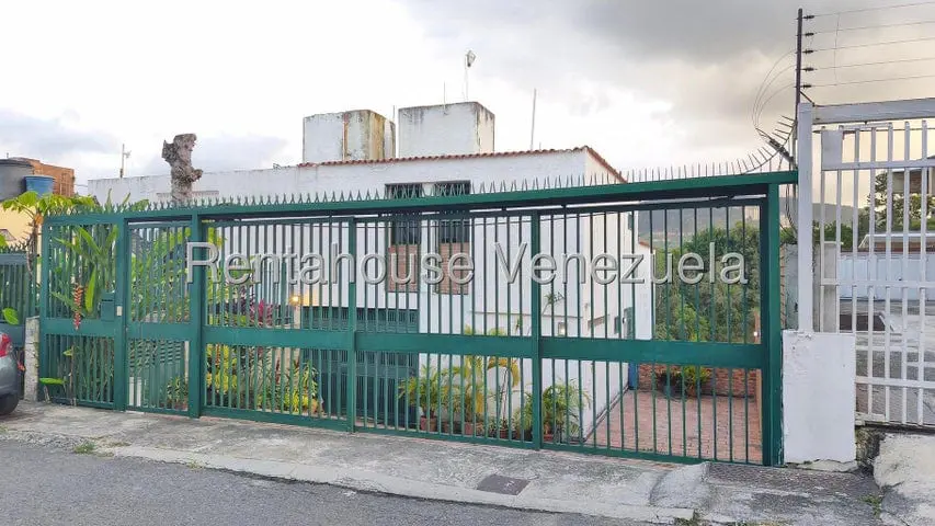 Casa en Lomas De La Trinidad, Caracas - 1
