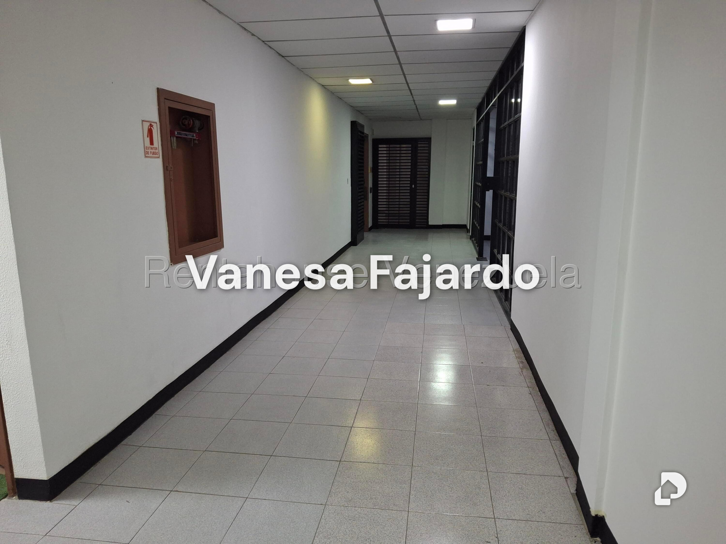 Oficina en El Rosal, Caracas – 25