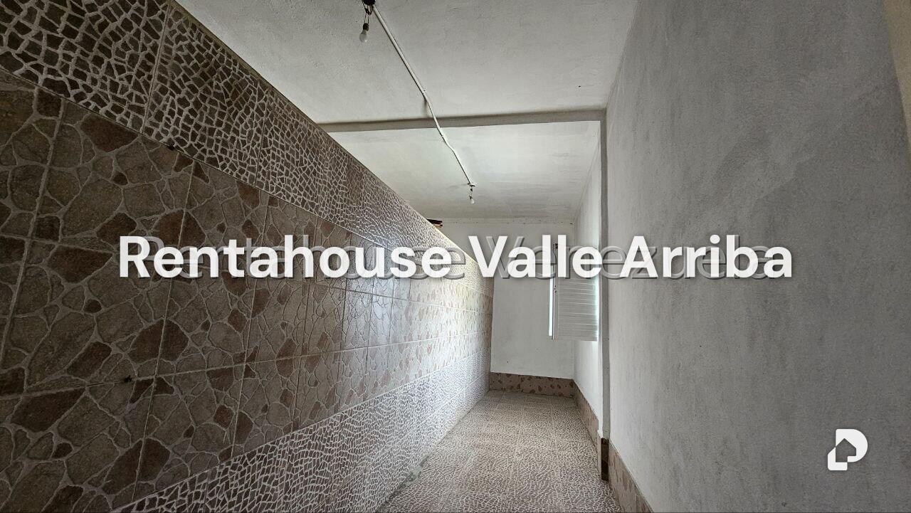 Casa en Cumbres de Curumo, Caracas – 15