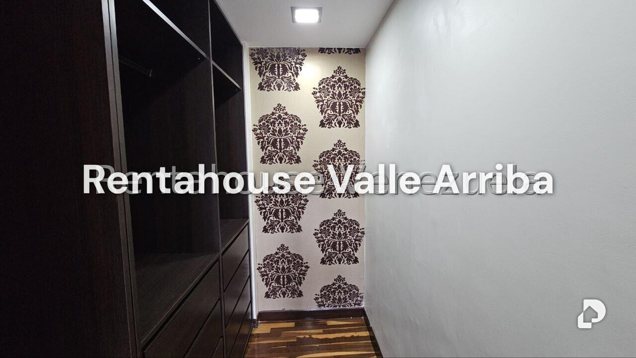 Casa en Cumbres de Curumo, Caracas – 16