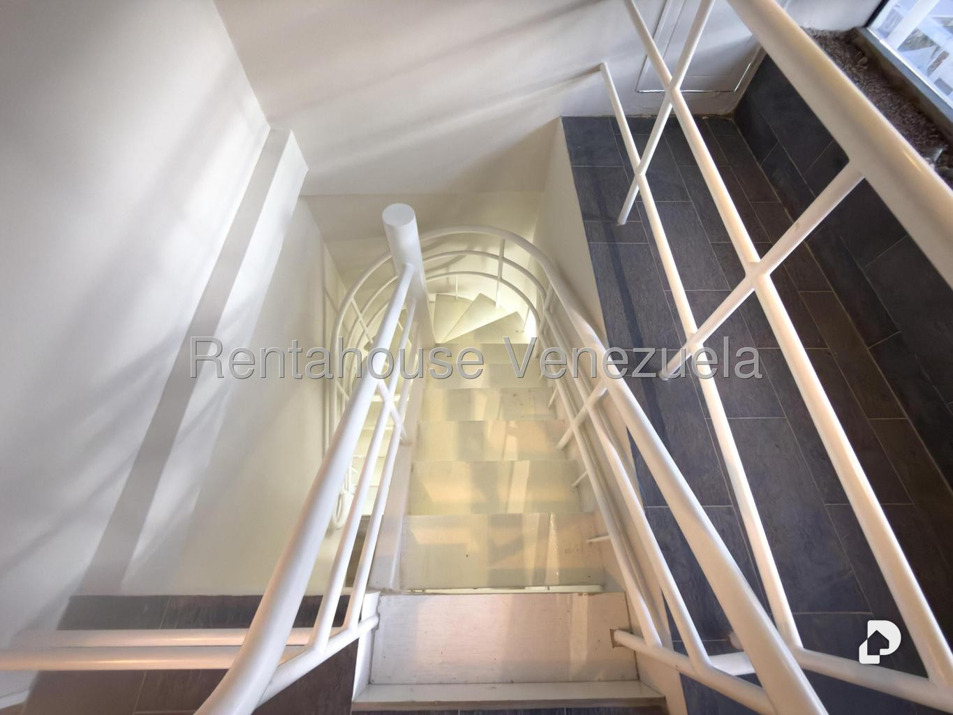 Apartamento en Los Palos Grandes, Caracas – 24