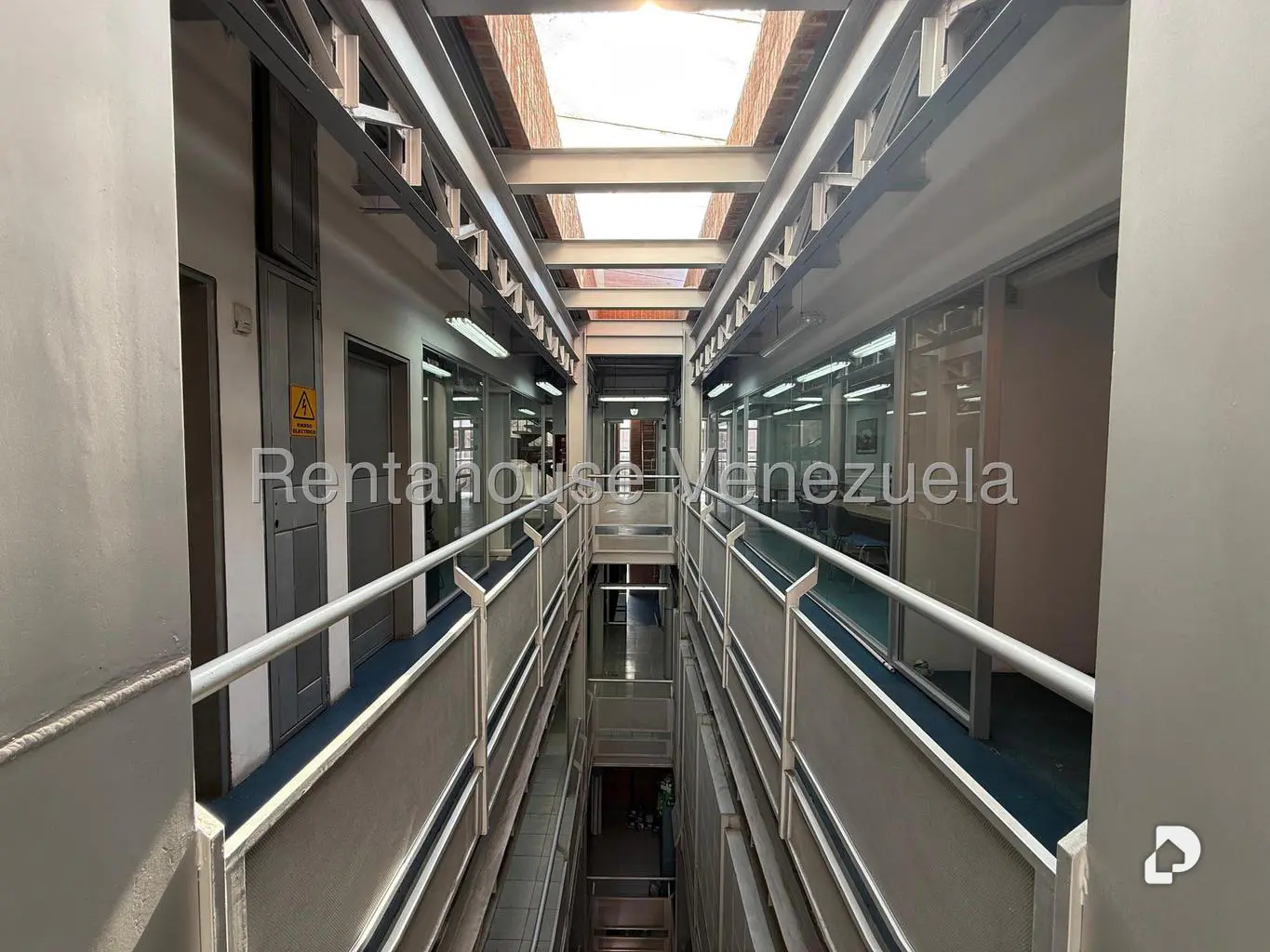 Edificio en Sabana Grande, Caracas – 15