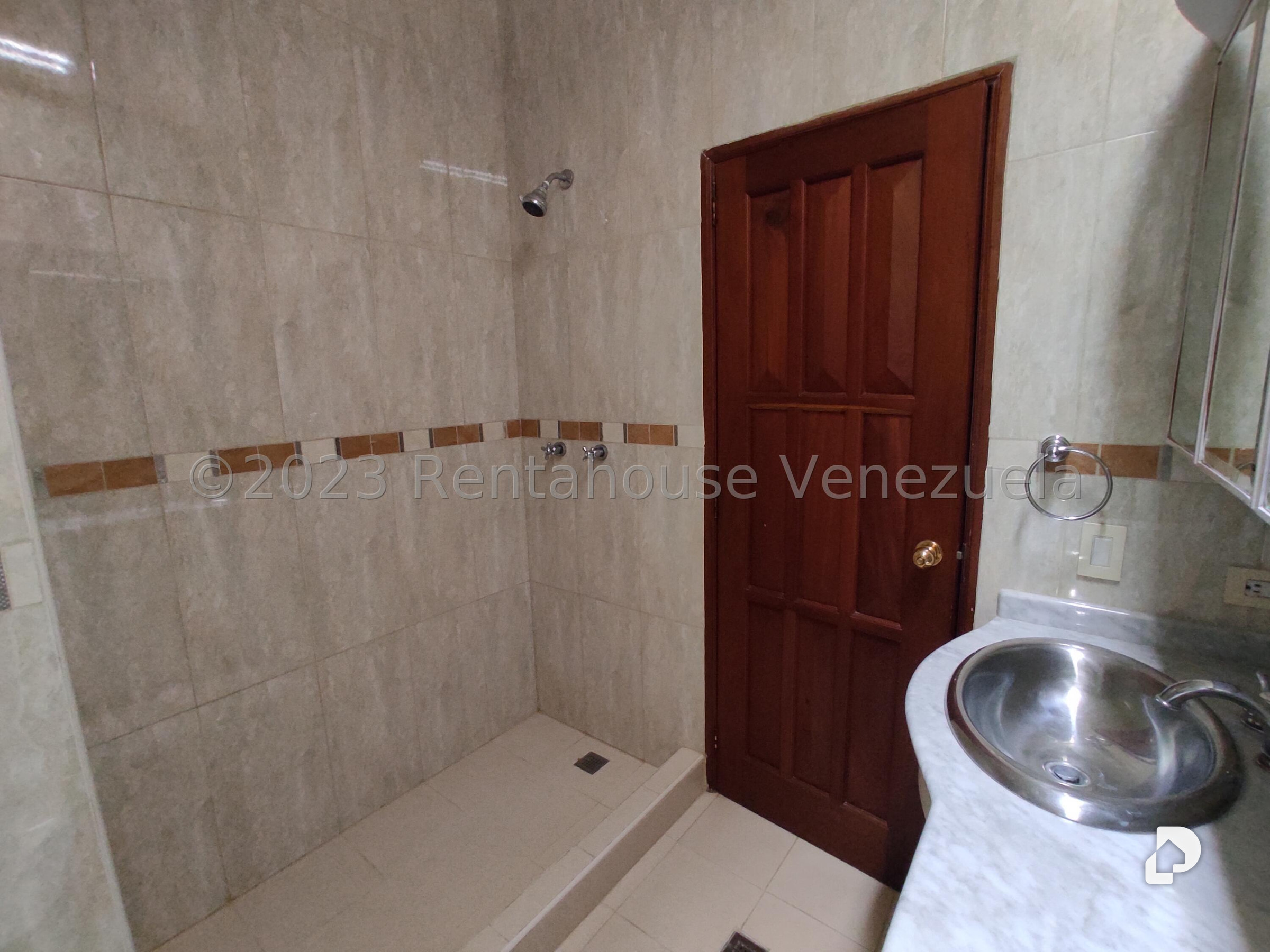 Casa en Colinas del Tamanaco, Caracas – 30