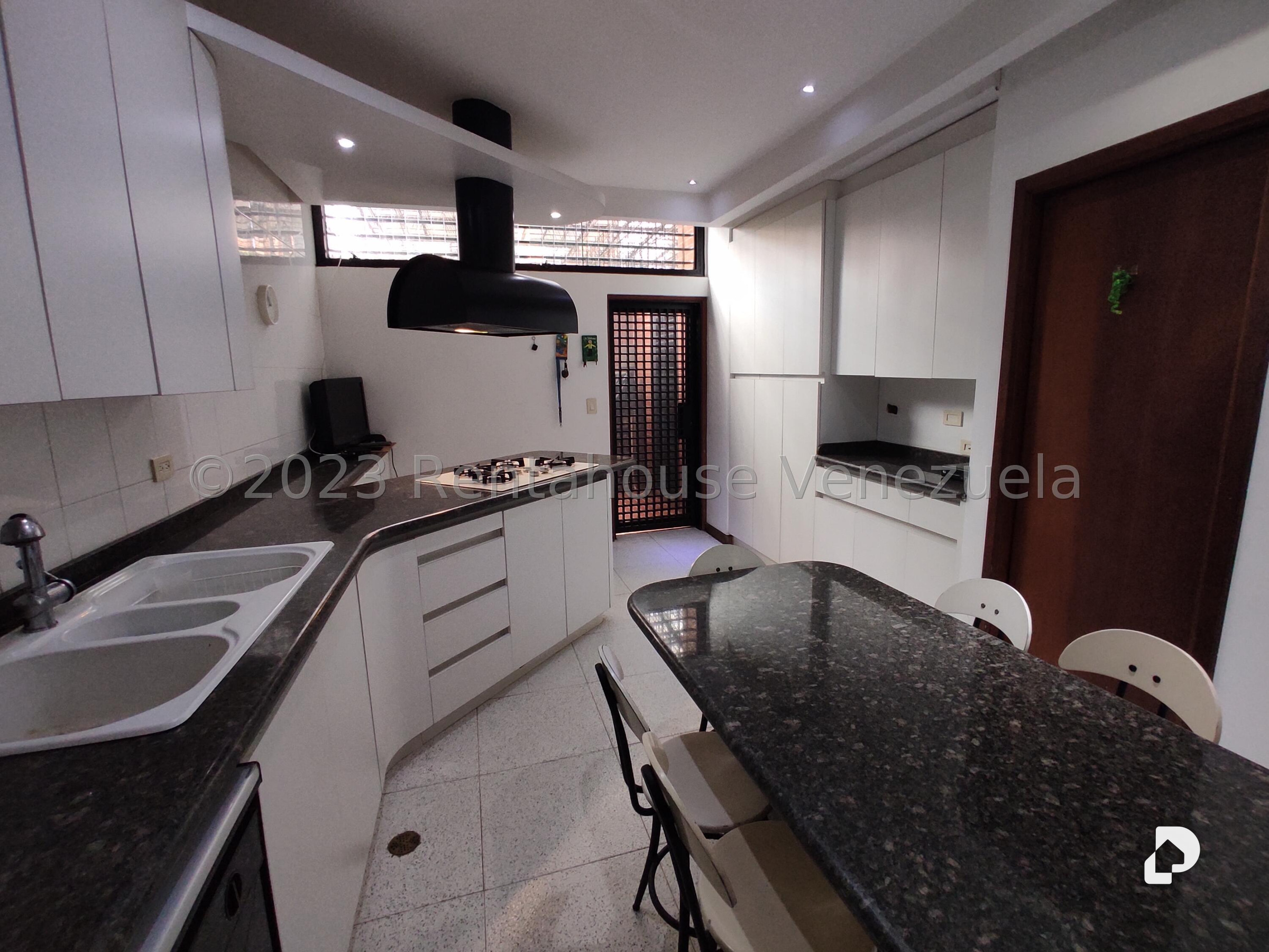 Casa en Colinas del Tamanaco, Caracas – 13