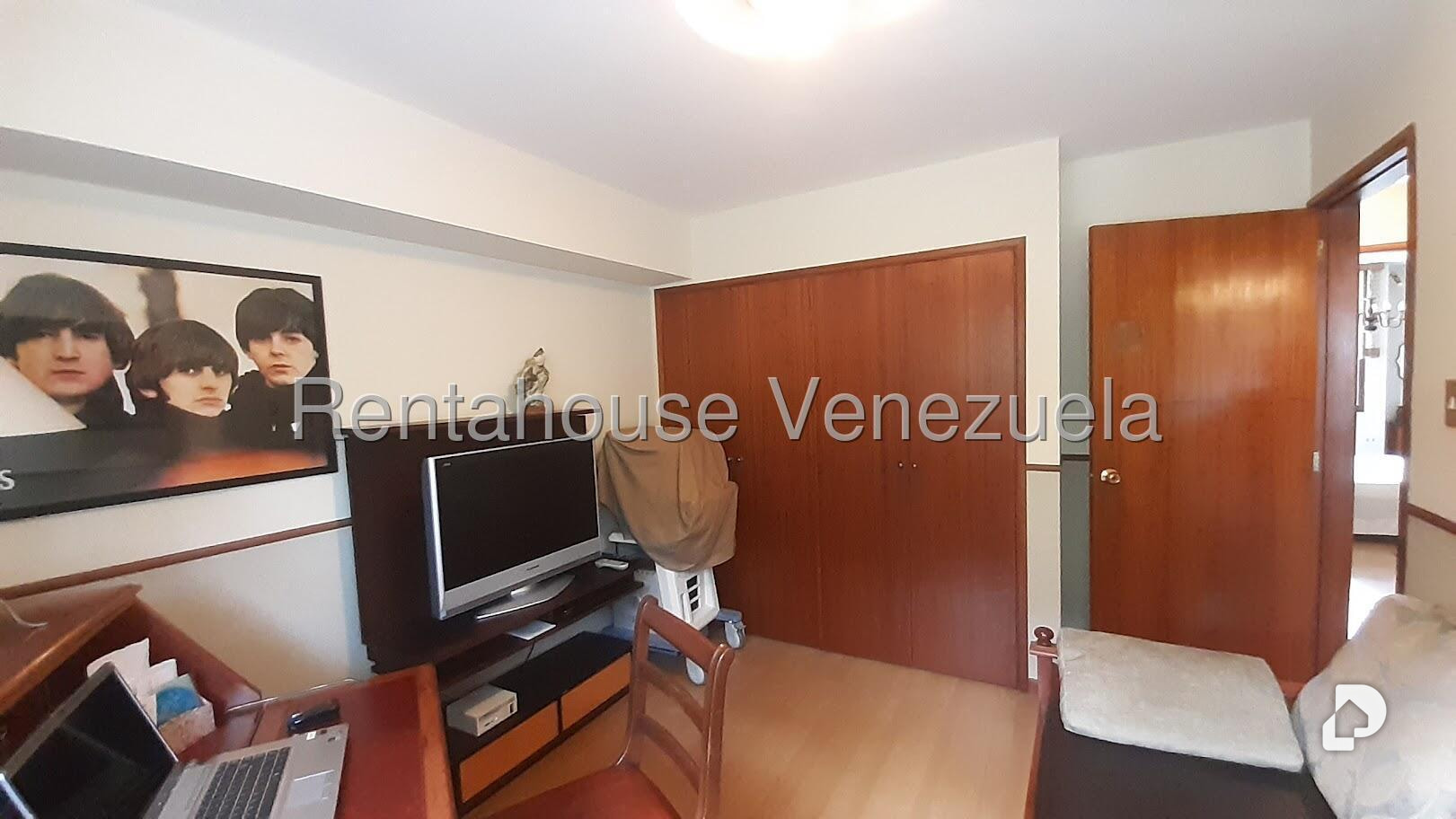 Apartamento en Las Esmeraldas, Caracas – 18