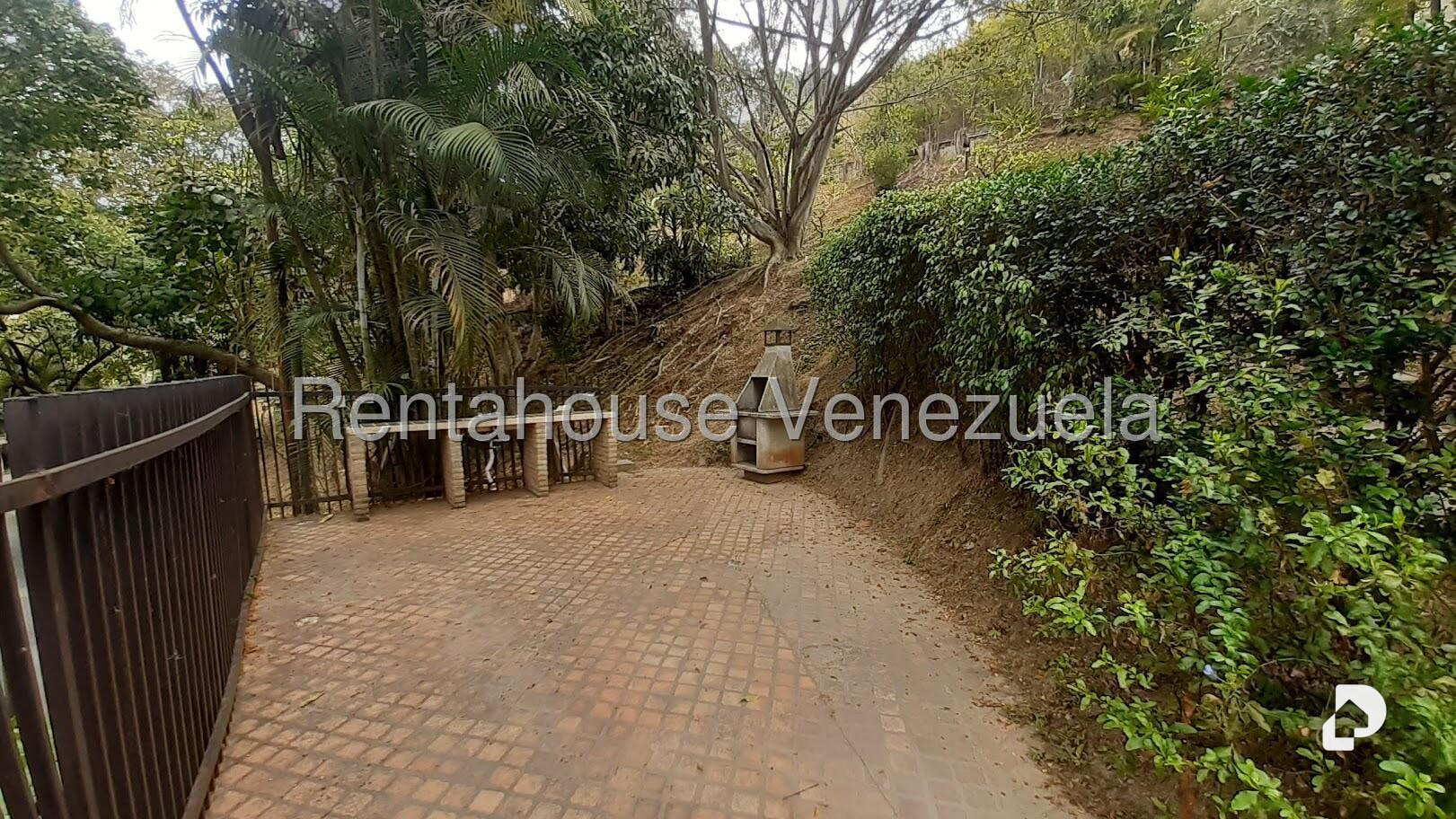Apartamento en Las Esmeraldas, Caracas – 28