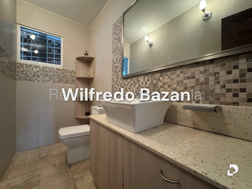 House in Santa Paula, Caracas – 17