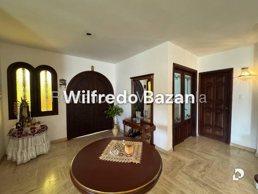 House in Santa Paula, Caracas – 2
