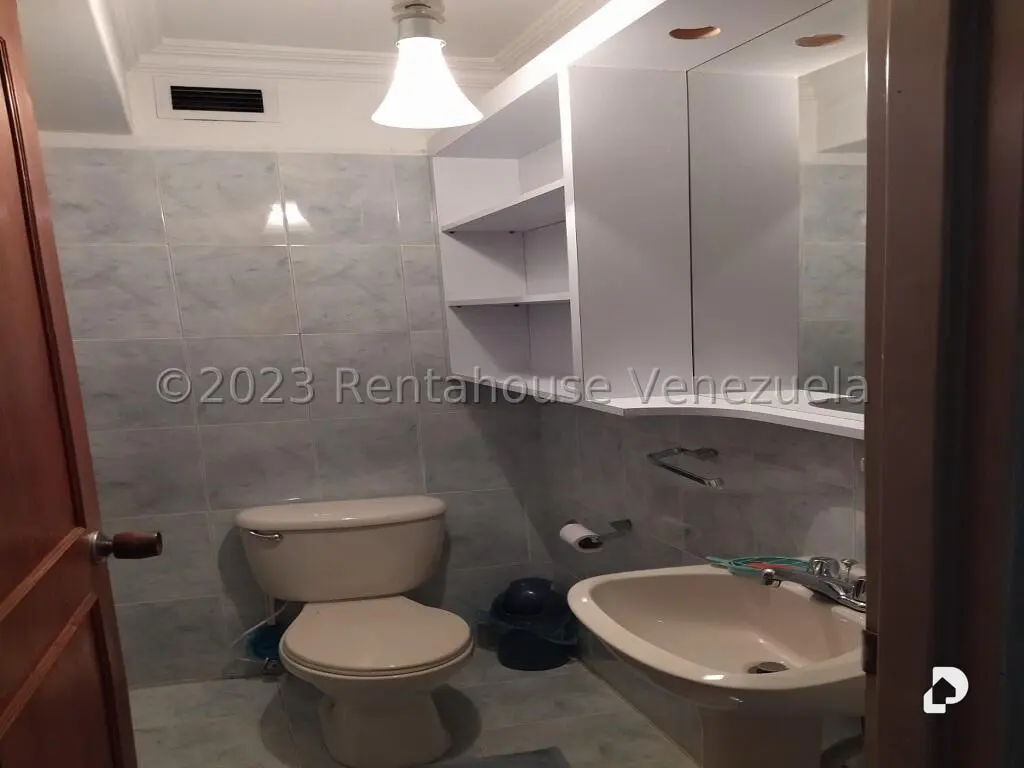 Apartamento en Los Rosales, Caracas – 28