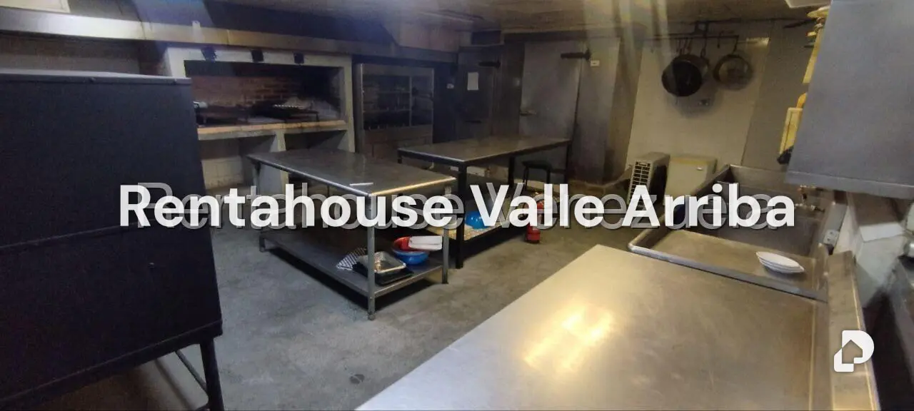 Local comercial en La Urbina, Caracas – 15