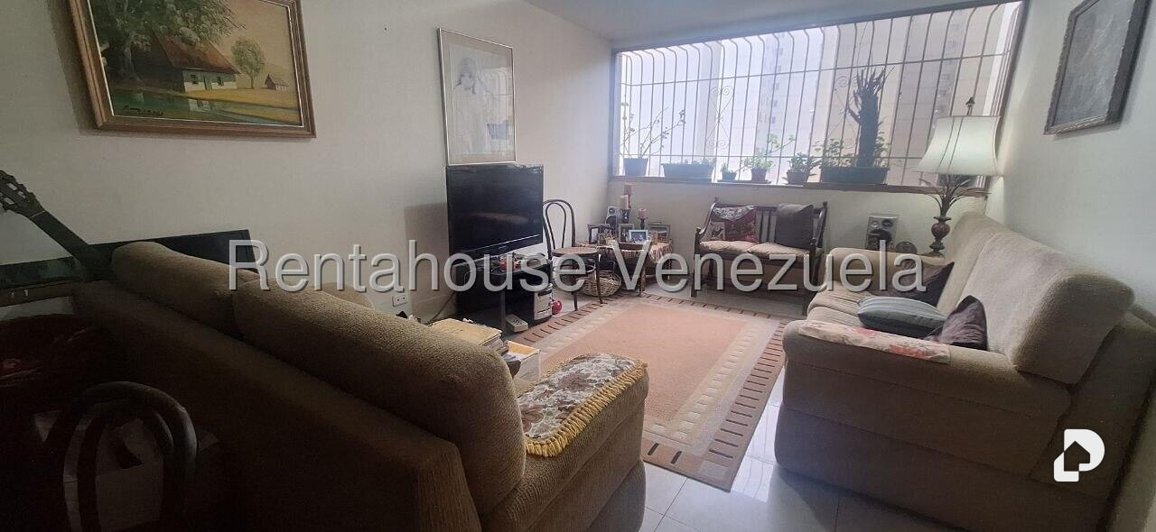 Apartamento en La Rosaleda, San Antonio de Los Altos – 2