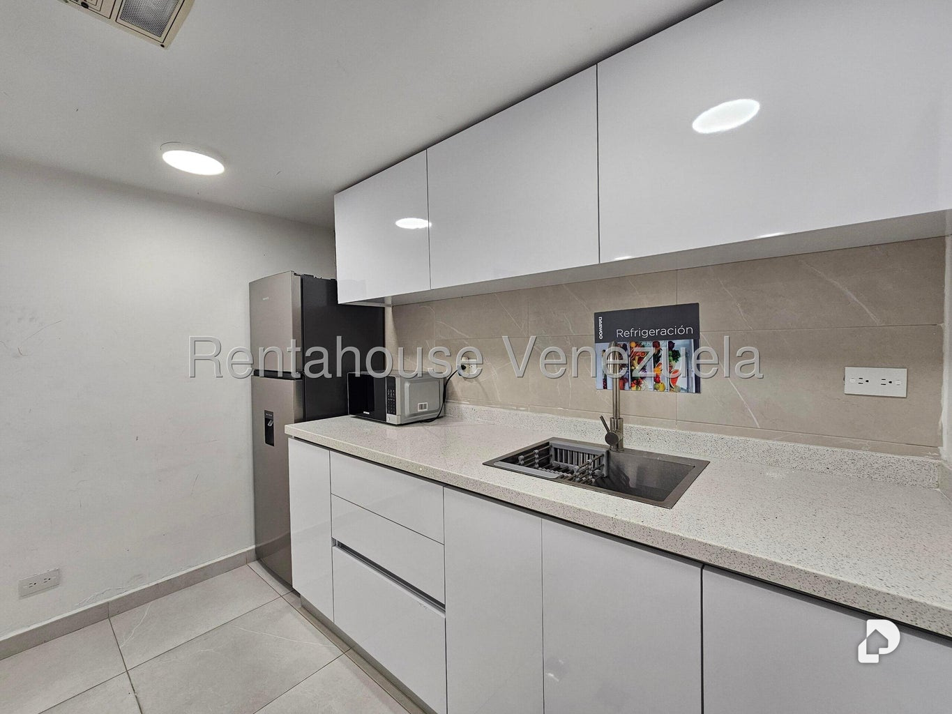 Local comercial en Santa Eduvigis, Caracas – 12