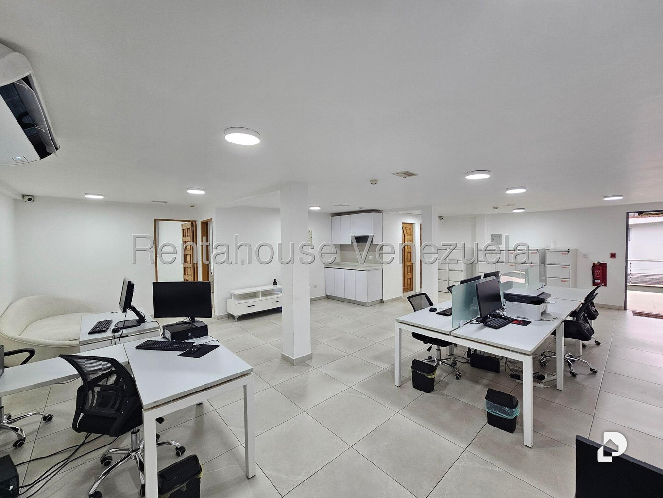 Local comercial en Santa Eduvigis, Caracas – 28