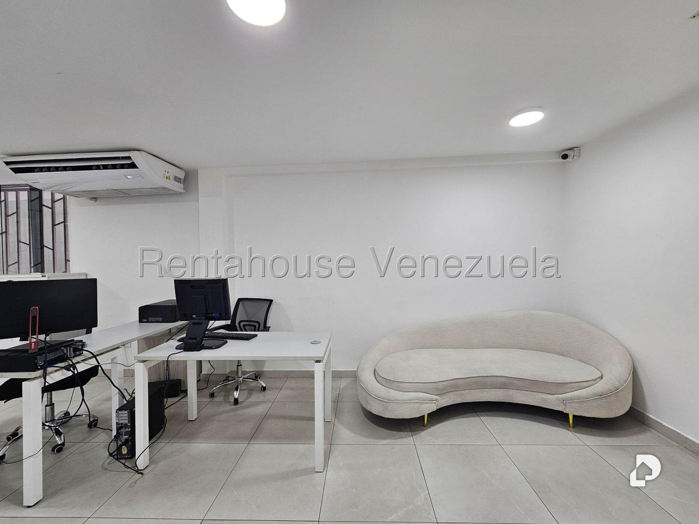 Local comercial en Santa Eduvigis, Caracas – 30