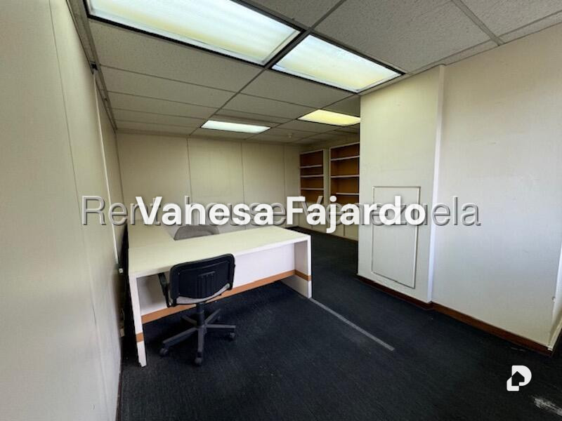 Oficina en Chuao, Caracas – 28