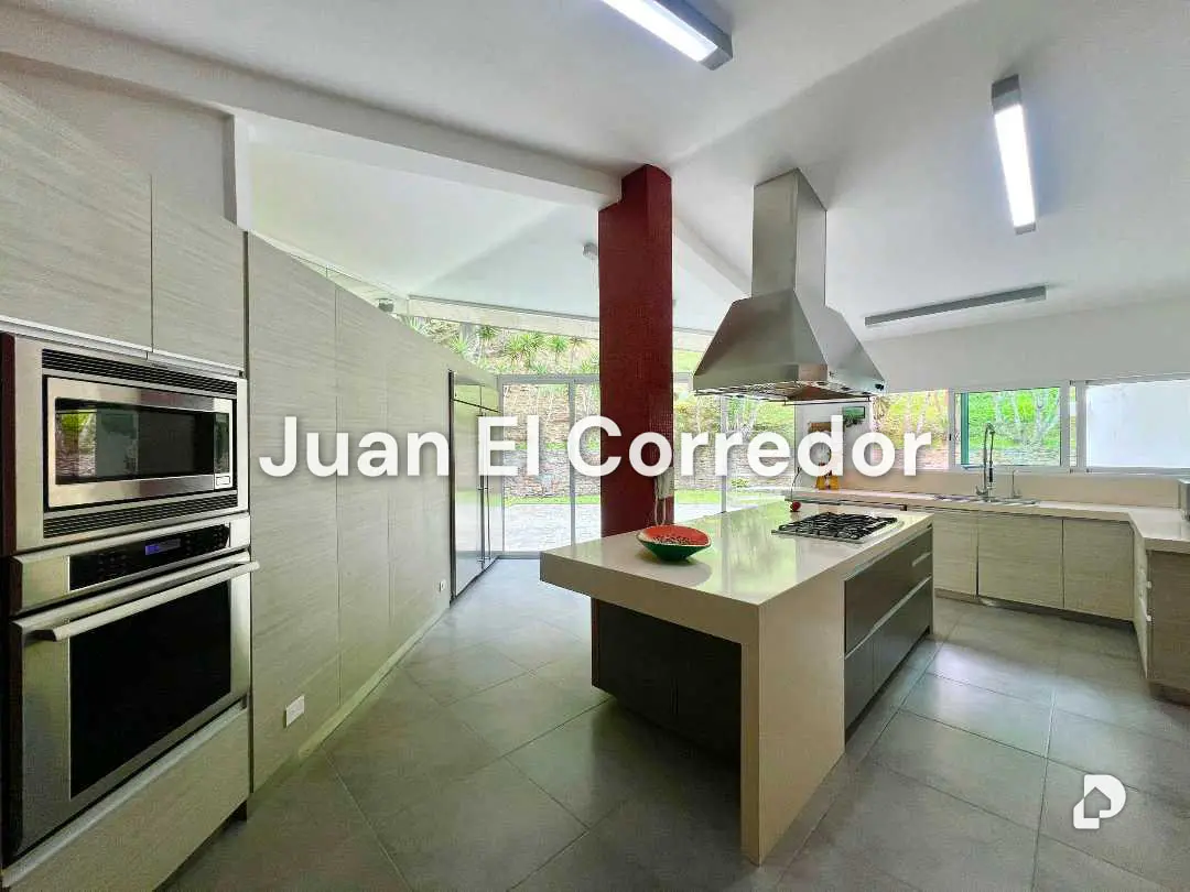 Casa en Alto Hatillo, Caracas – 13