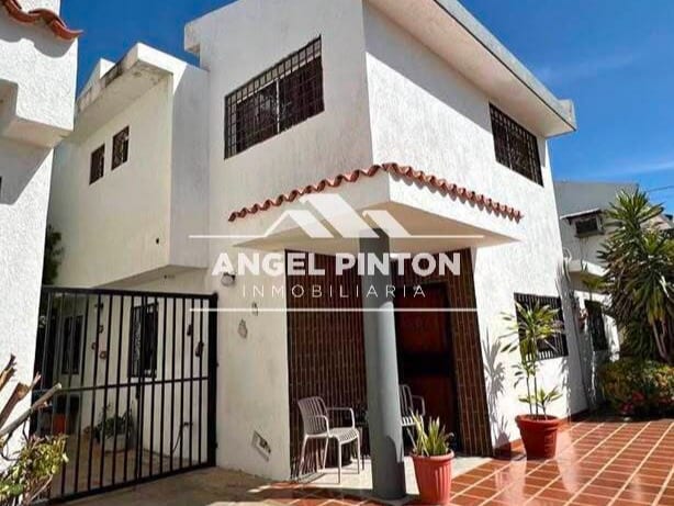 Townhouse en Barrio Los Olivos, Maracaibo - 1