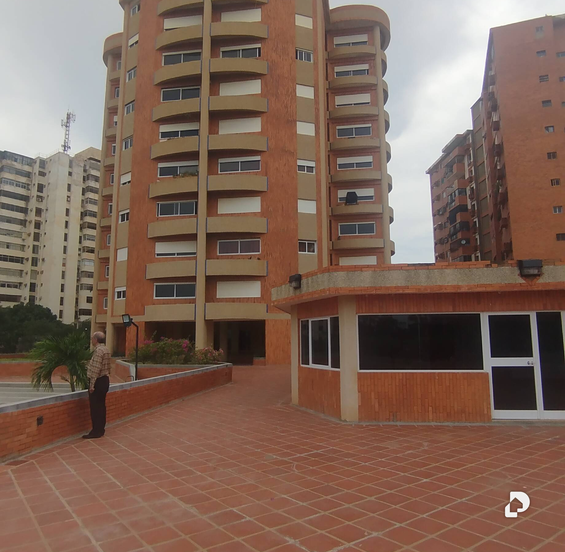 Apartamento en Avenida El Milagro, Maracaibo – 15